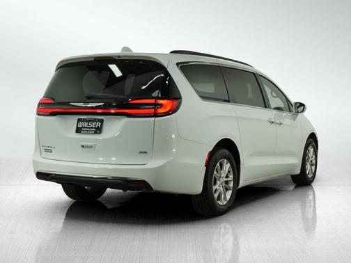 2022 Chrysler Pacifica Touring