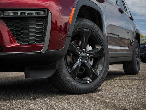 Velvet Red Pearlcoat 2026 Jeep Grand Cherokee Limited