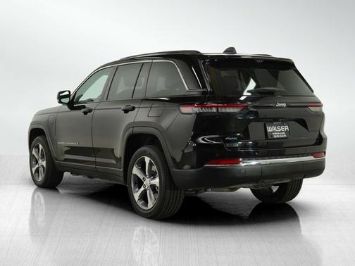 2022 Jeep Grand Cherokee Base