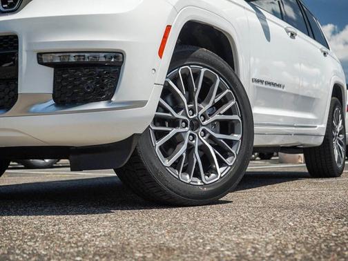 2025 Jeep Grand Cherokee L Summit Reserve