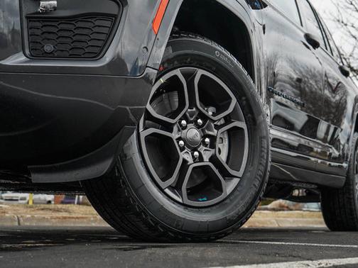 2025 Jeep Grand Cherokee 4xe Anniversary Edition