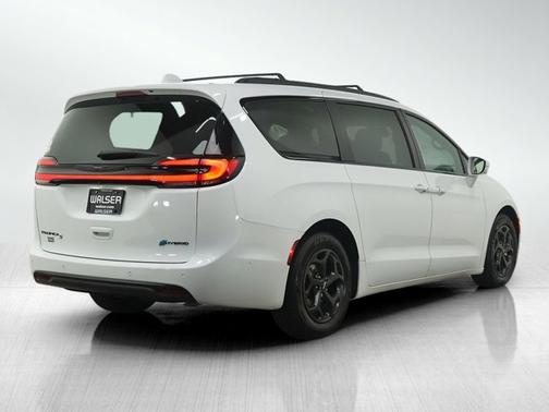 2022 Chrysler Pacifica Hybrid Hybrid Limited