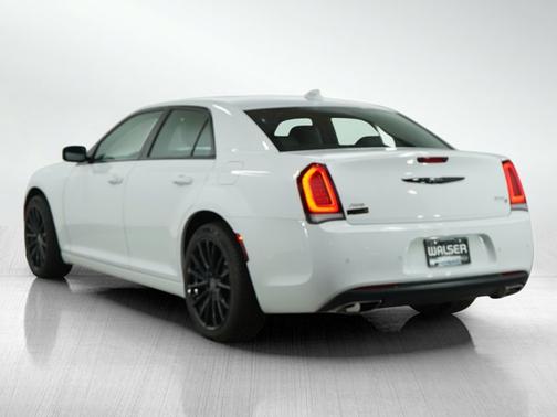 2018 Chrysler 300 S