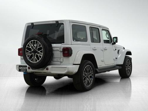 2022 Jeep Wrangler Unlimited Sahara High Altitude