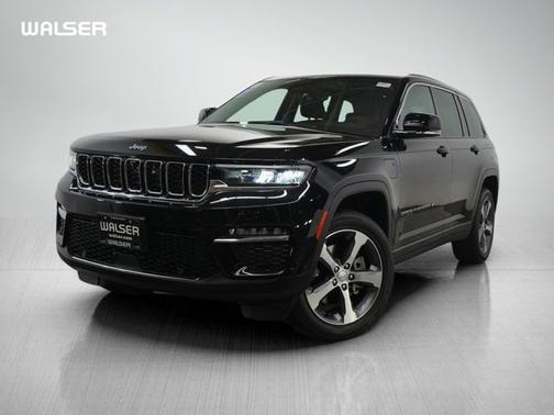 2023 Jeep Grand Cherokee Base
