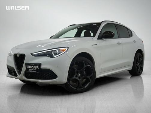 2023 Alfa Romeo Stelvio Estrema