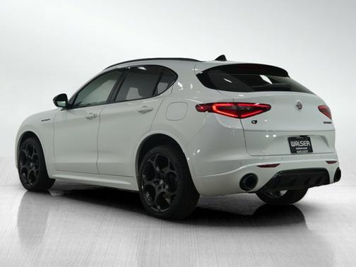 2023 Alfa Romeo Stelvio Estrema