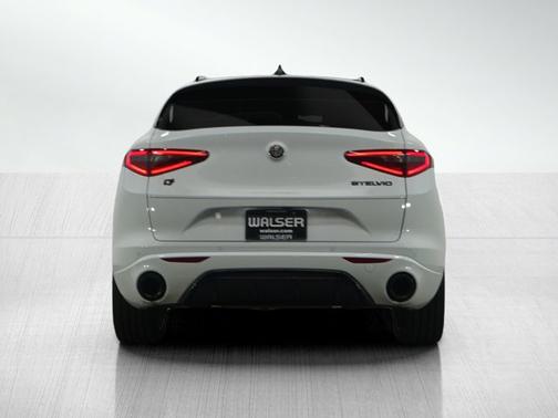 2023 Alfa Romeo Stelvio Estrema
