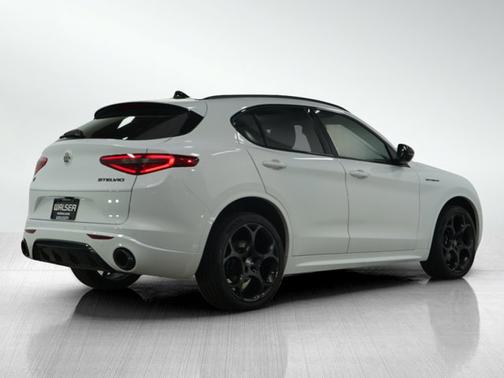 2023 Alfa Romeo Stelvio Estrema
