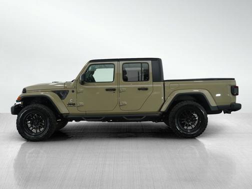 2022 Jeep Gladiator Sport S