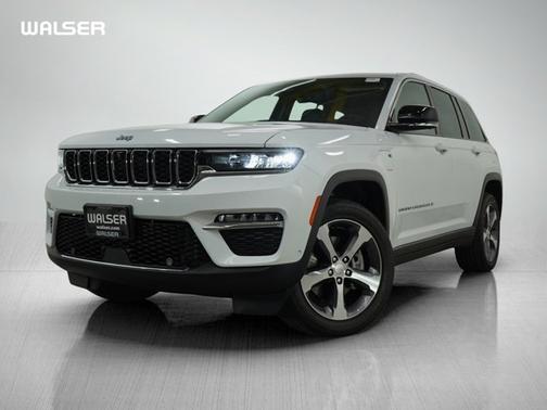 2023 Jeep Grand Cherokee Base