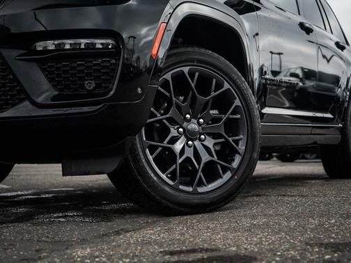 2025 Jeep Grand Cherokee Summit Reserve