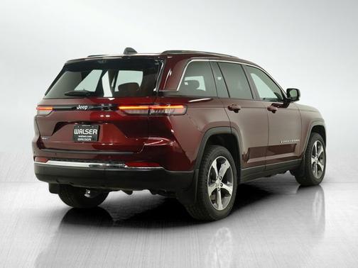 2022 Jeep Grand Cherokee Base