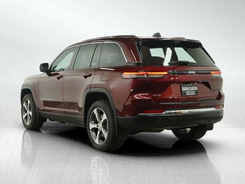2022 Jeep Grand Cherokee Base