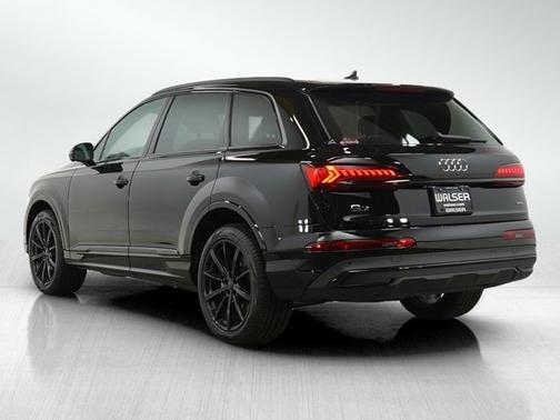 2022 Audi Q7 Premium Plus