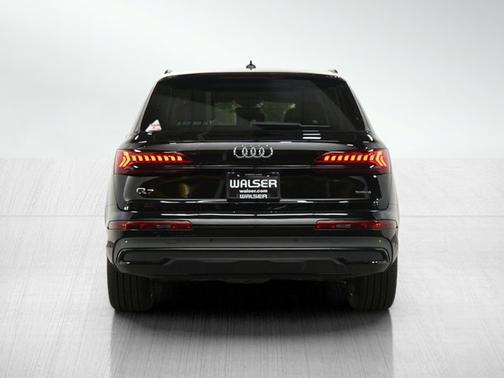 2022 Audi Q7 Premium Plus