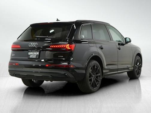2022 Audi Q7 Premium Plus