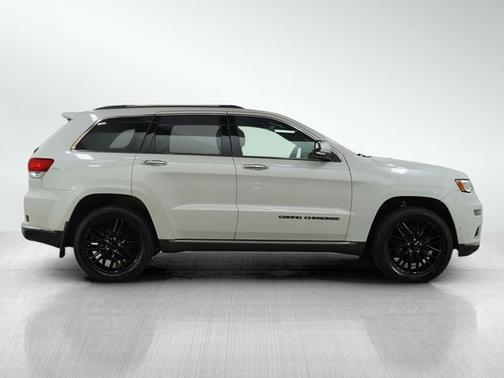 2017 Jeep Grand Cherokee Summit