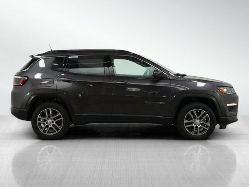 2020 Jeep Compass Latitude w/Sun/Safety Pkg