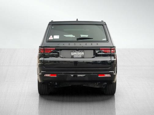 2025 Jeep Wagoneer Series II Carbide