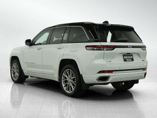 2022 Jeep Grand Cherokee Summit