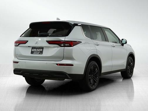 2024 Mitsubishi Outlander ES