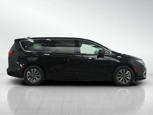 2023 Chrysler Pacifica Hybrid Hybrid Touring L