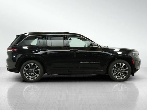 2022 Jeep Grand Cherokee Overland