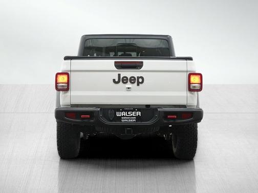 Bright White Clearcoat 2022 Jeep Gladiator Rubicon