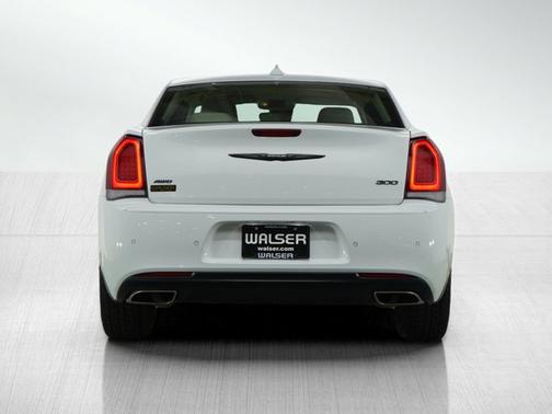 2023 Chrysler 300 Touring L
