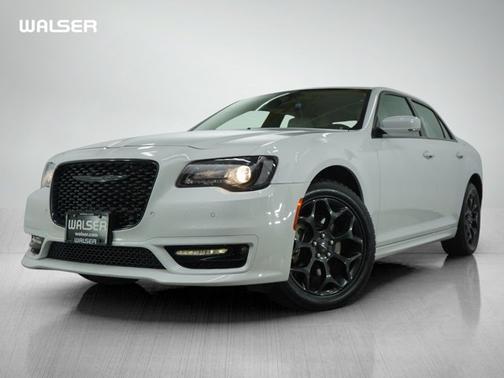 2023 Chrysler 300 Touring L