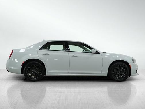 2023 Chrysler 300 Touring L