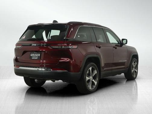 2022 Jeep Grand Cherokee Base