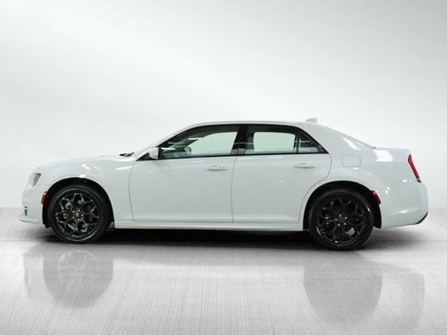 2023 Chrysler 300 Touring L