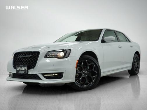 2023 Chrysler 300 Touring L