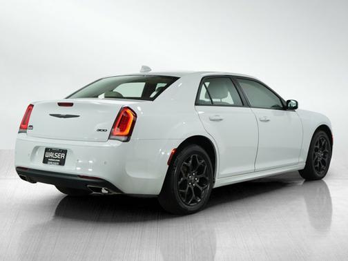 2023 Chrysler 300 Touring L