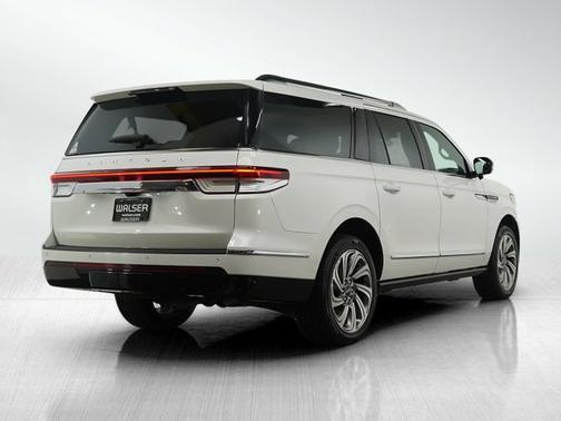 2023 Lincoln Navigator L Reserve