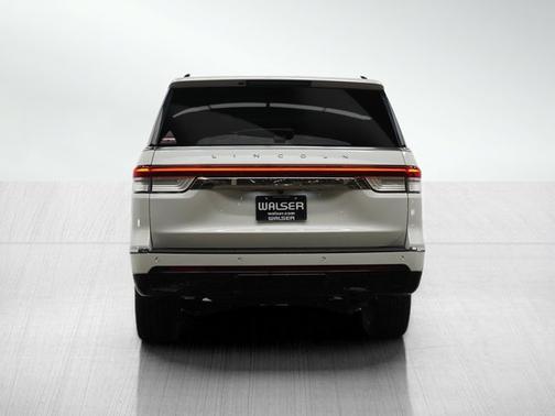 2023 Lincoln Navigator L Reserve
