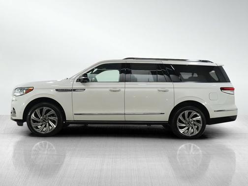 2023 Lincoln Navigator L Reserve