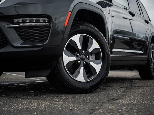 2025 Jeep Grand Cherokee 4xe