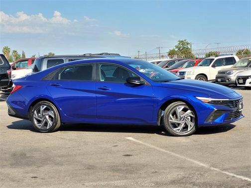 2025 Hyundai ELANTRA HEV SEL Sport