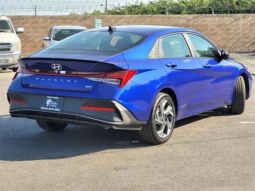 2025 Hyundai ELANTRA HEV SEL Sport