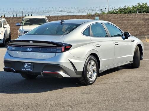 2025 Hyundai SONATA SE