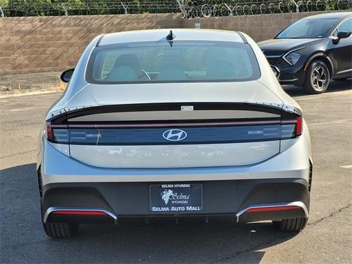 2025 Hyundai SONATA SE