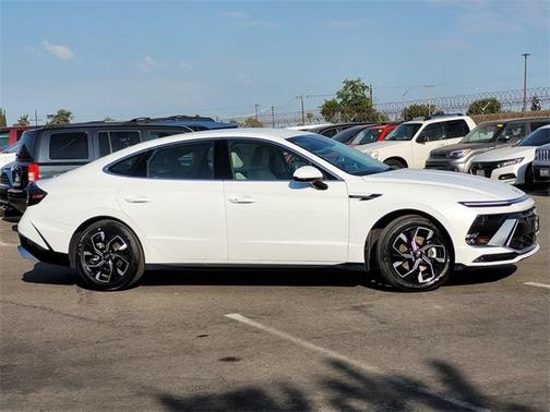2025 Hyundai SONATA SEL