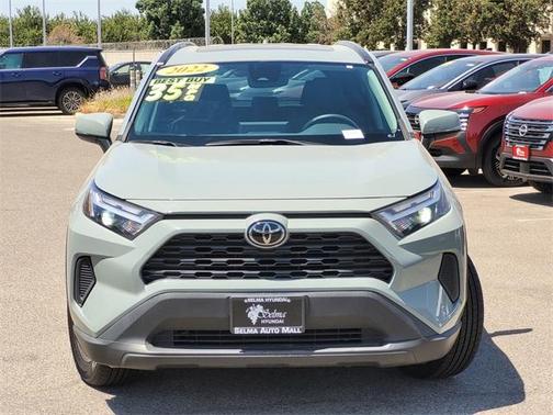 2022 Toyota RAV4 XLE
