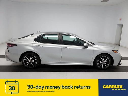 Photo 4 of 24 of 2021 Toyota Camry SE