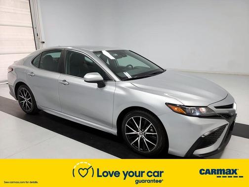 Photo 1 of 24 of 2021 Toyota Camry SE