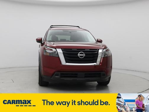 2023 Nissan Pathfinder SV