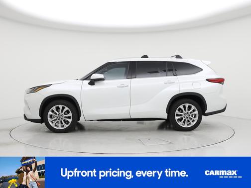 White 2023 Toyota Highlander Platinum